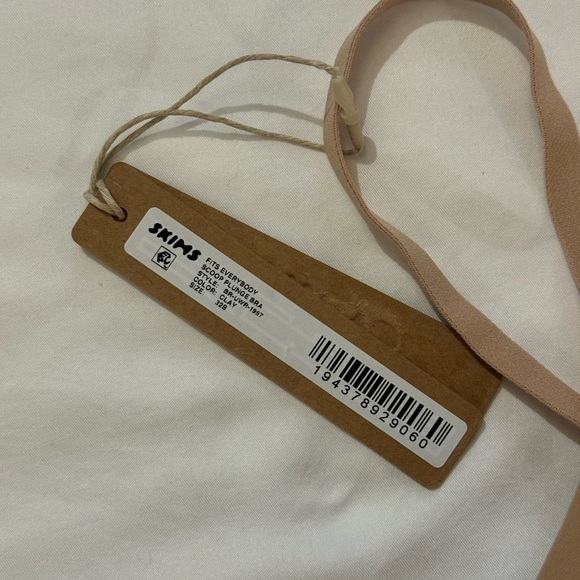 SKIMS NWT Fits Everybody Scoop Plunge Bra, Color: Clay, Size: 32B - Picture 6 of 6
